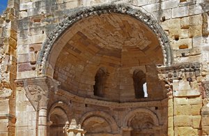 The polygonal apse by French School