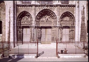 West facade with the three doors of the Royal Portal depicting the Ascension, Christ in Majesty with the Symbols of the Evangelists and the Apostles and the Madonna and Child Enthroned by French School