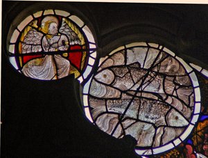 Window w114 depicting the Zodiac sign Pisces by French School