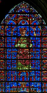 Window w127 (upper figure) depicting a king by French School