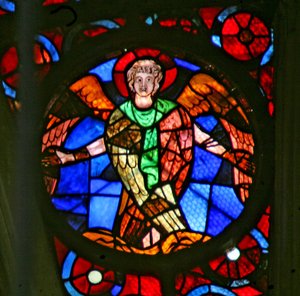 Window w141 depicting the angelic Hierarchy: Seraphim