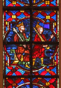 Window depicting a king and a soldier