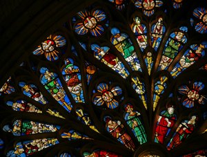 Window depicting figures on the Tree of Jesse in the south rose window