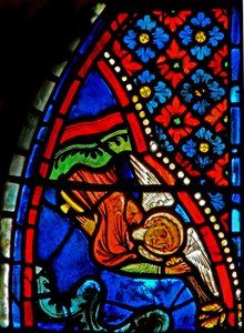 Window w21 depicting a censing angel