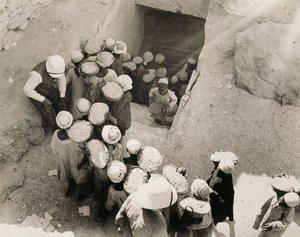 Closing the Tomb of Tutankhamun, Valley of the Kings, February 1923 by Harry Burton