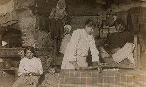 First World War: the Ukraine in the years 1914-1916 during the invasion of the German army. Family inside a house