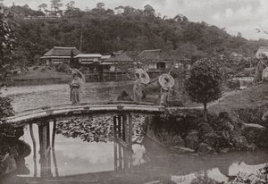 Hikone by Herbert Ponting