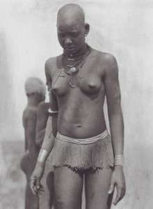 Africa: Nuer Woman