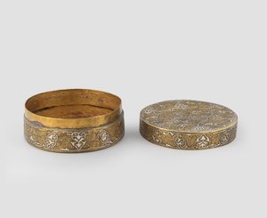 Box with cover of cylindrical form, of engraved brass inlaid with silver, with later gilding and possible addition of inner band, 1400-c.1525 by Iranian School
