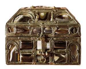 Mozarabic art: agate box made of wood, agate and silver. 11th century. Archeological Museum of Madrid, Spain by Islamic School