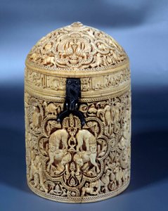 Pyxide (box) of Al-Mughira in ivory from Cordoba and intended for the Emir by Islamic School