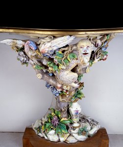 Console of Soft Porcelain