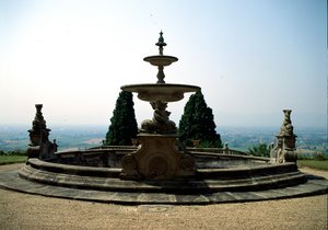 Fountain, Villa Celle