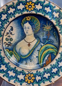 Plate decorated by a beautiful woman