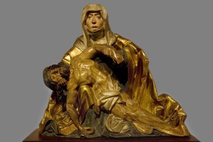 Virgin of mercy to Christ who died around 1510-1520, region of South Tyrol, sculpture of predelle in painted and dore wood, preserved at the Musee Bonnat de Bayonne. Selva photography, 2008.