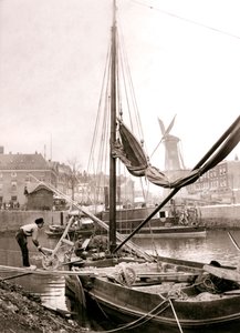 Canal Boat, Rotterdam by James Batkin
