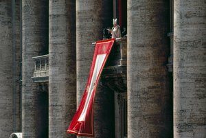 Pope John Paul II delivers his Easter message in 56 languages from the central loggia