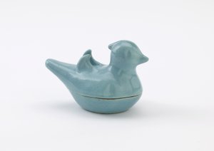Incense box in the shape of a mandarin duck, Edo period or Meiji era