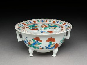 Koro bowl with a flat lid, Kakiemon related ware by Japanese School