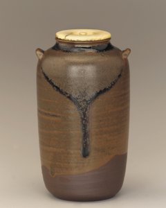 Tea caddy with two lugs, Koishibara, Edo period