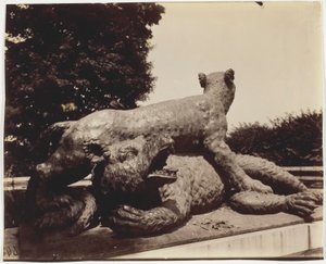 Versailles, Fountain of Point du Jour, (Tiger Overpowering a Bear by Houzeau)