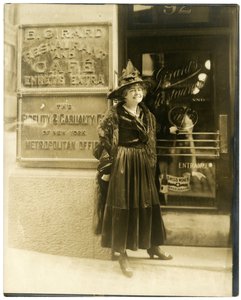 Madam Girard of NY, famous downtown restaurant, 92 William St, 1910