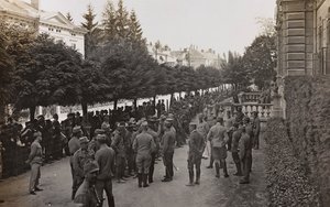 Album "My World War - Memories of the South-Western Front in Carinthia, Italy, Trentino-Alto Adige 31/03/1915-12/11/1918 - Josef Zohles Wien": Soldiers with Many Prisoners