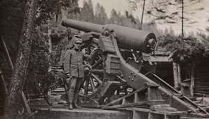 Album "Meine weltkriegs - Erinnerungen South-West Front (Carinthia, Italy, South Tyrol) 31/03/1915-12/11/1918 - Josef Zohles Wien": soldier with gun