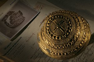 Krottdorf gold hat, Sky Disk, Bronze Age, Ancient Cultures, Germany, 2004