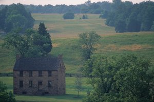 Manassas Battlefield Park, Stone House Hospital, Union approach field, Hallowed Ground, 2004 (photo)