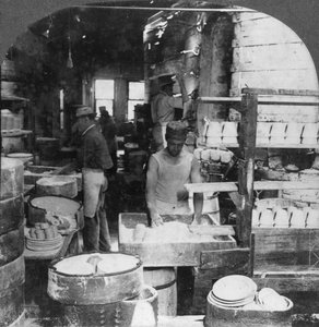 Firing Tableware in the Noted Pottery Centre, Trenton, New Jersey, USA, Early 20th Century
