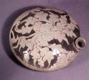 Art coreen: porcelain wine bottle (or bottle). Koryo period by Korean School