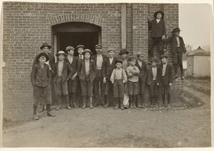 Noon Hour, King Mfg. Co., Augusta, Georgia by Lewis W. Hine