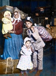 Arrival of a family of Italian immigrants to Ellis Island in 1905
