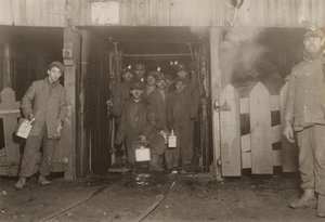 At the Close of the Day, Pennsylvania, January 7 by Lewis Wickes Hine