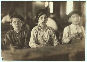 Boys making cigars at Englehardt und Co, Tampa, Florida, 1909