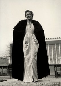 Model in evening dress, a creation of the couture house "Graldi"
