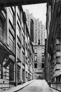 Newcastle Street, London, 1926-1927 by McLeish