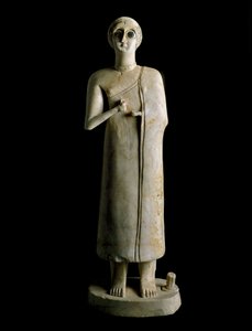Mesopotamian art: figurine of woman or goddess. Terracotta, 3rd millennium BC. From Tell Asmar (Ehnunna in Mesopotamia). Museum of Baghdad, Iraq