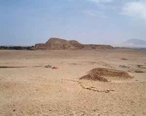 View of the Mochican brick temple (1983 - Photography) by Moche Moche