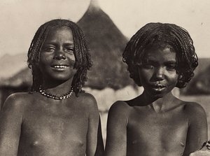 Building an Empire in the Fascist age: Maria girls in Eritrea, 09/05/1936
