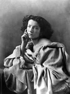 French actress Sarah Bernhardt, photo by Nadar
