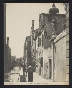 Quay along the Chiesa di San Barnaba in Venice Venezia - Chiesa di S. Barnaba (title on object) by Neue Photographische Gesellschaft