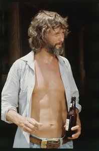 Kris Kristofferson with beer by Orlando Suero