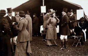 Portrait of the Roman nobility resting during a fox hunt at Casal Brunori, near Rome, 01/02/1915