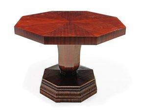Pedestal table