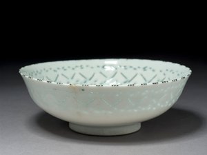 Gombroon Bowl, Iran, Safavid Period