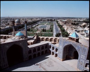 View over the city from the royal square, the corridor of the Jameh Mosque, on the right sheik Lotfolla mosque the left Ali Qapu mosque
