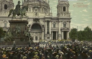 Midday concert in the Lustgarten, Berlin by Photographer German