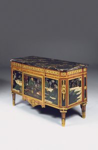 Louis XVI breakfront commode a vantaux, the lacquer late 17th - early 18th century